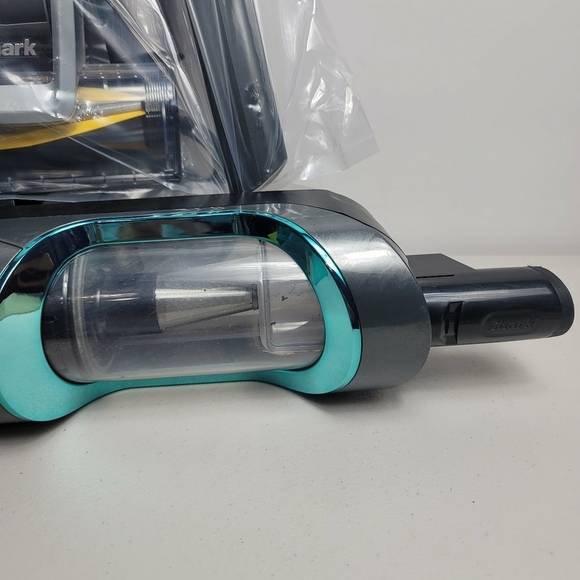 Shark Chassis Motor Main Unit w/ accessories for HH202 UltraLight Vacuums - Picture 4 of 8